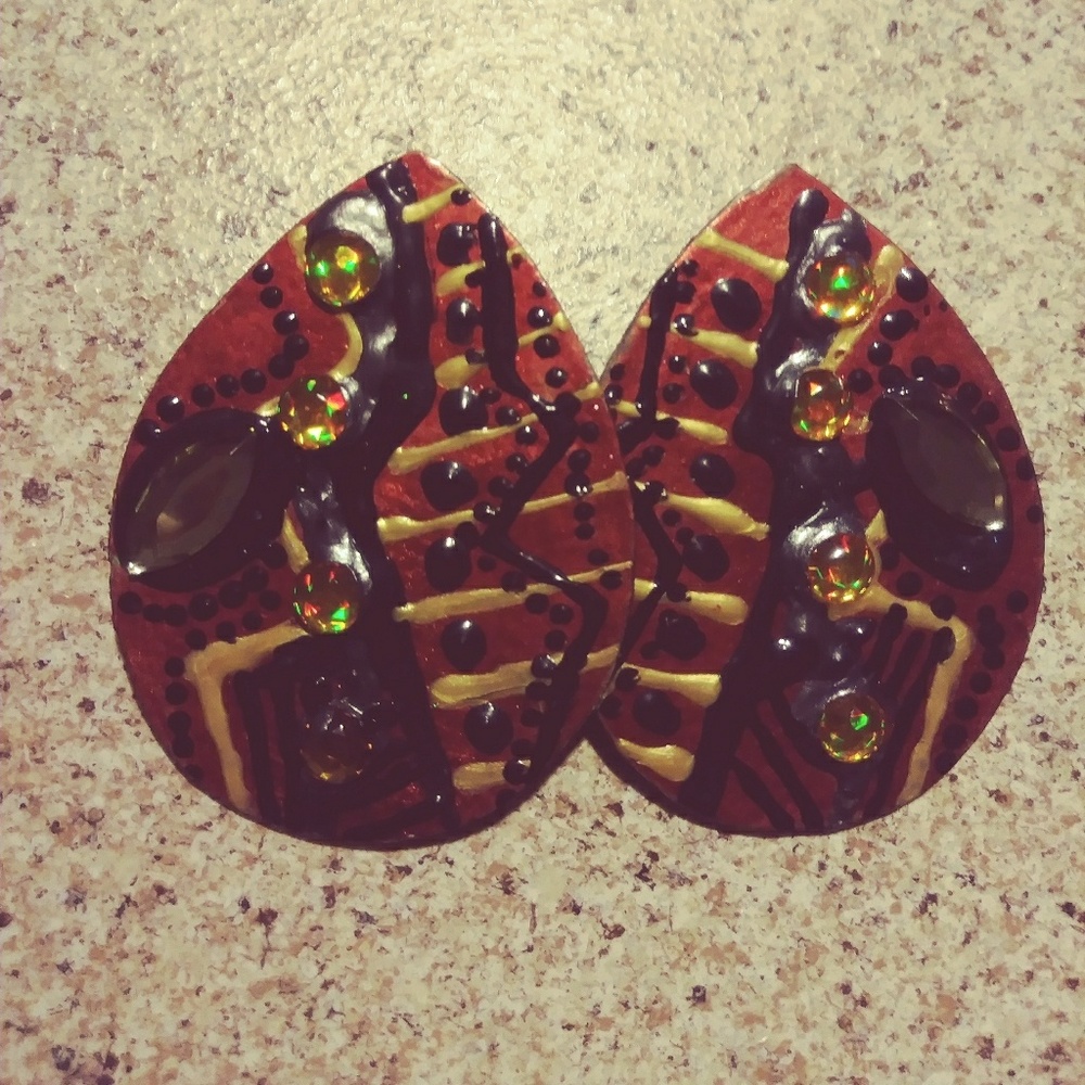 Vintage retro chic earrings.